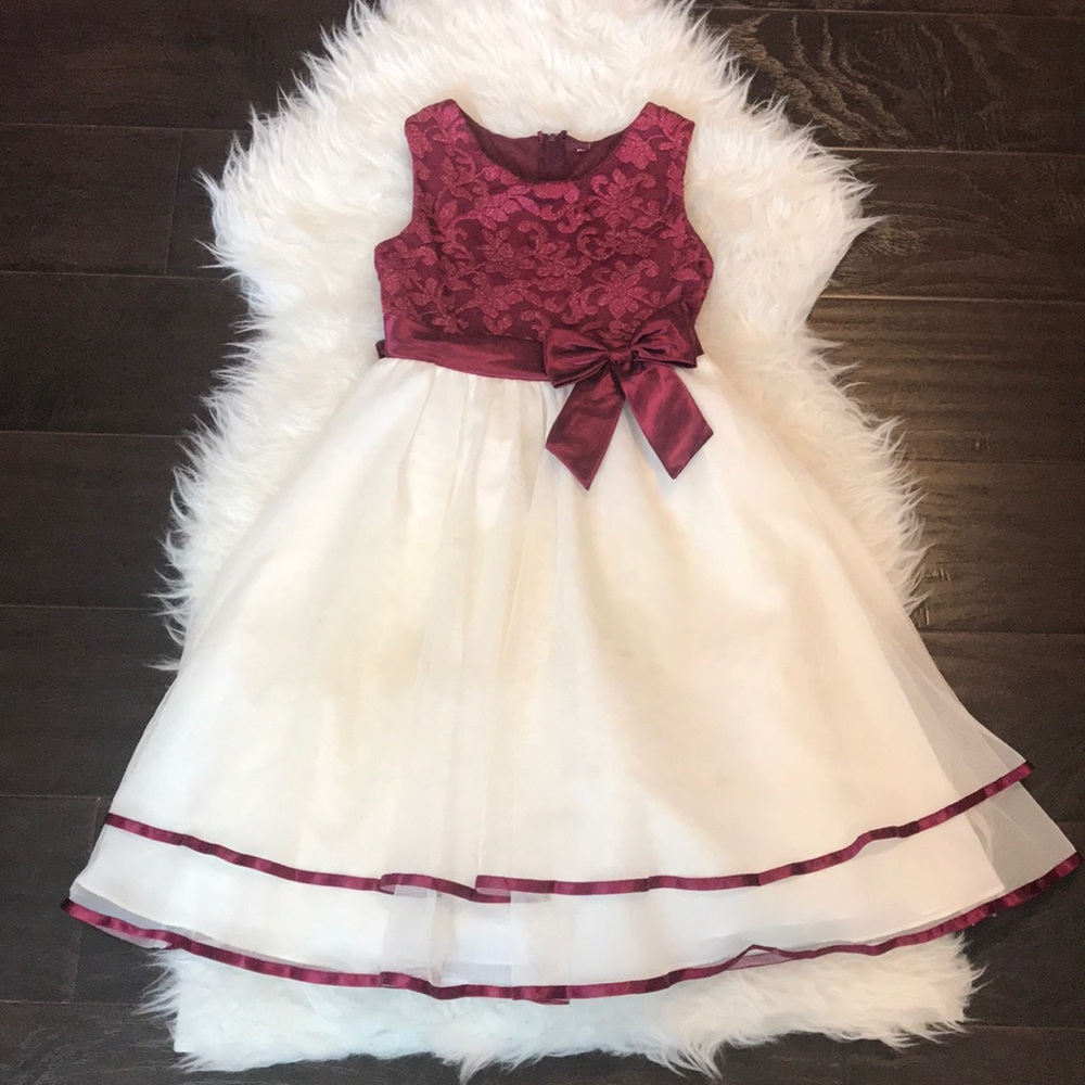 Formal sleeveless dress for girls